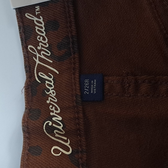 WOMEN'S HIGH RISE JEANS 2 UNIVERSAL THREAD - Picture 6 of 16